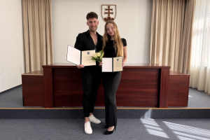 05 Odovzdanie uznani starostu obce Zuzana Spodniakova