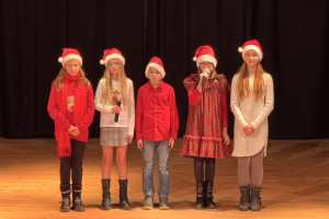 13 Mikulassky koncert ZUS Vrbenskeho ZUS Bernolakovo 2024 12 04 Zuzana Spodniakova
