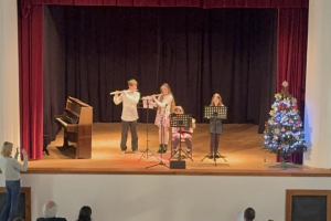 18 Mikulassky koncert ZUS Vrbenskeho ZUS Bernolakovo 2024 12 04 Zuzana Spodniakova